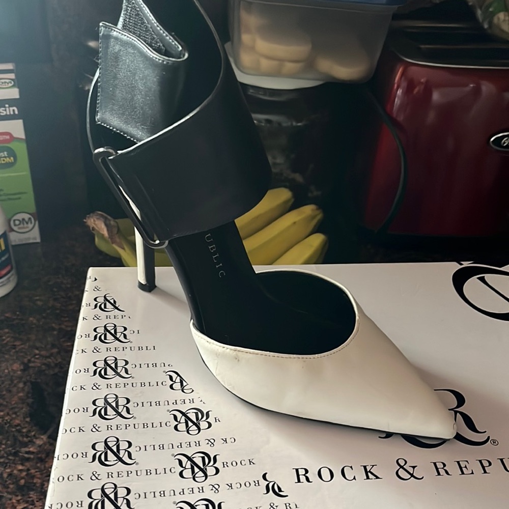Rock and republic, black and white  ankle wrap